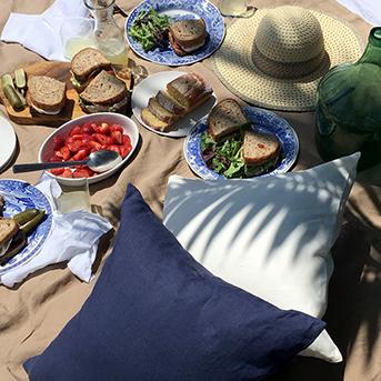 Color Crush: Navy Blue Linens