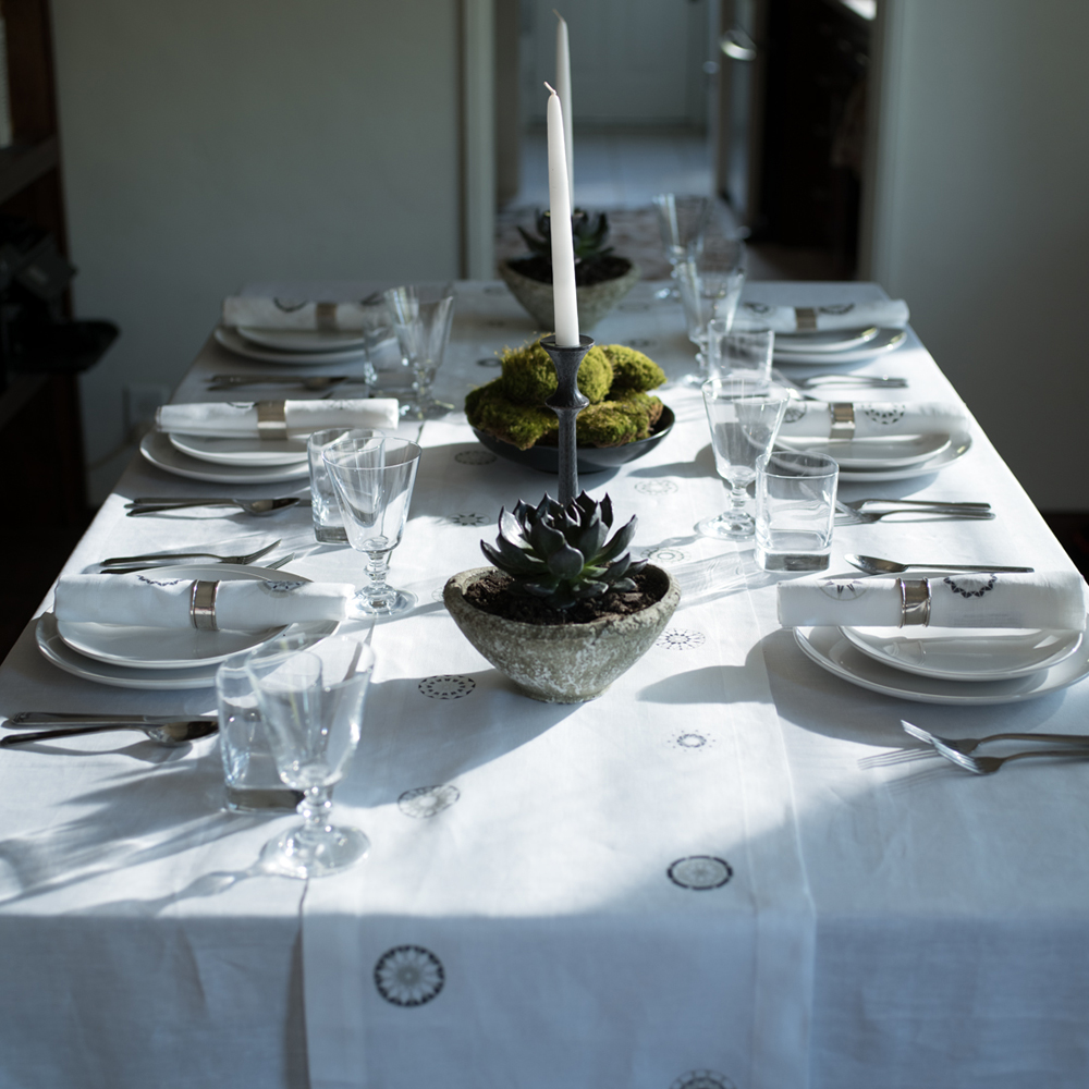 All White Decor Interior Design Home Goods Modern Traditional Monochrome Silver Taupe Italian Linen Tablecloth Runner Napkins Formal Dinner Party