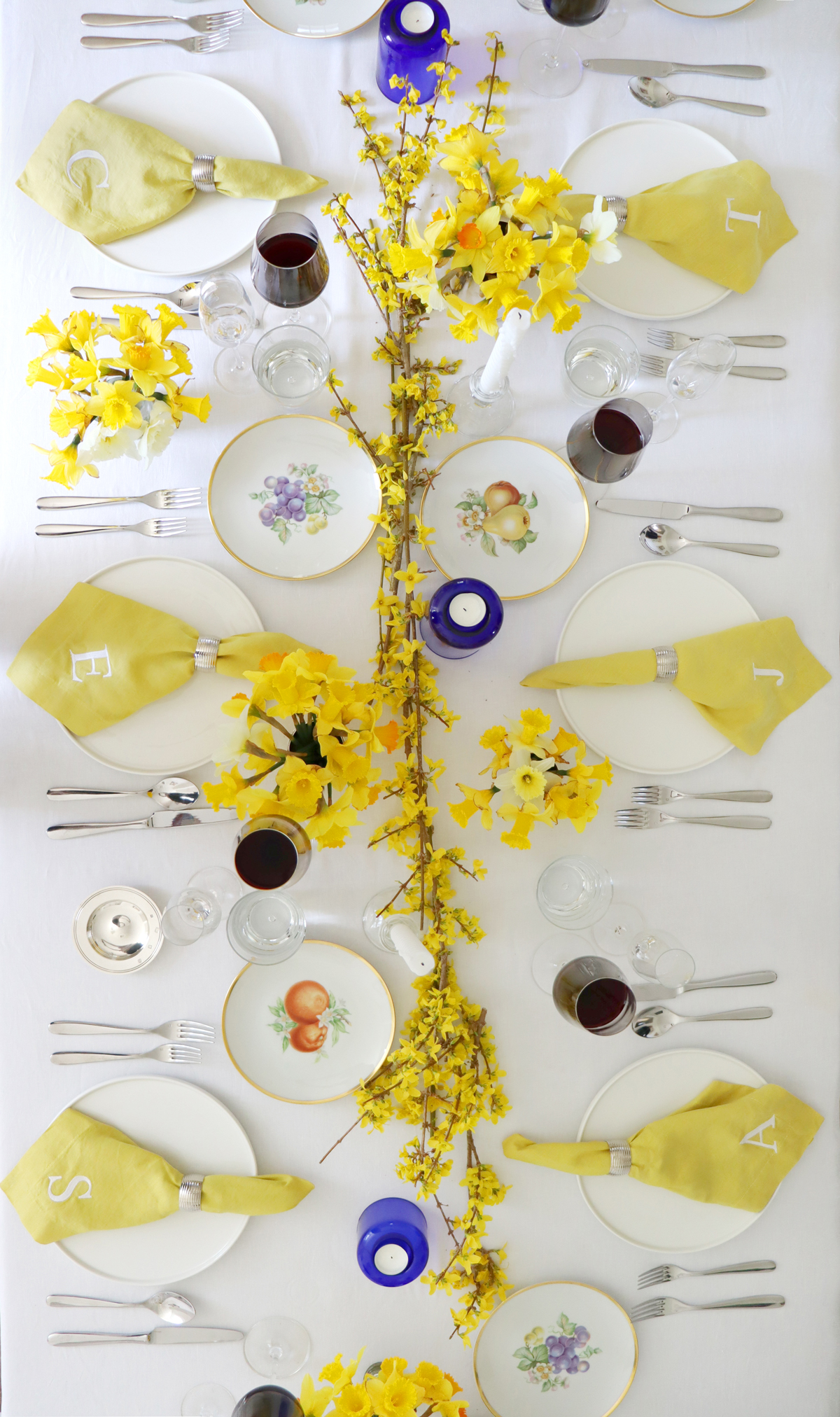 White linen tablecloth spring tablesetting