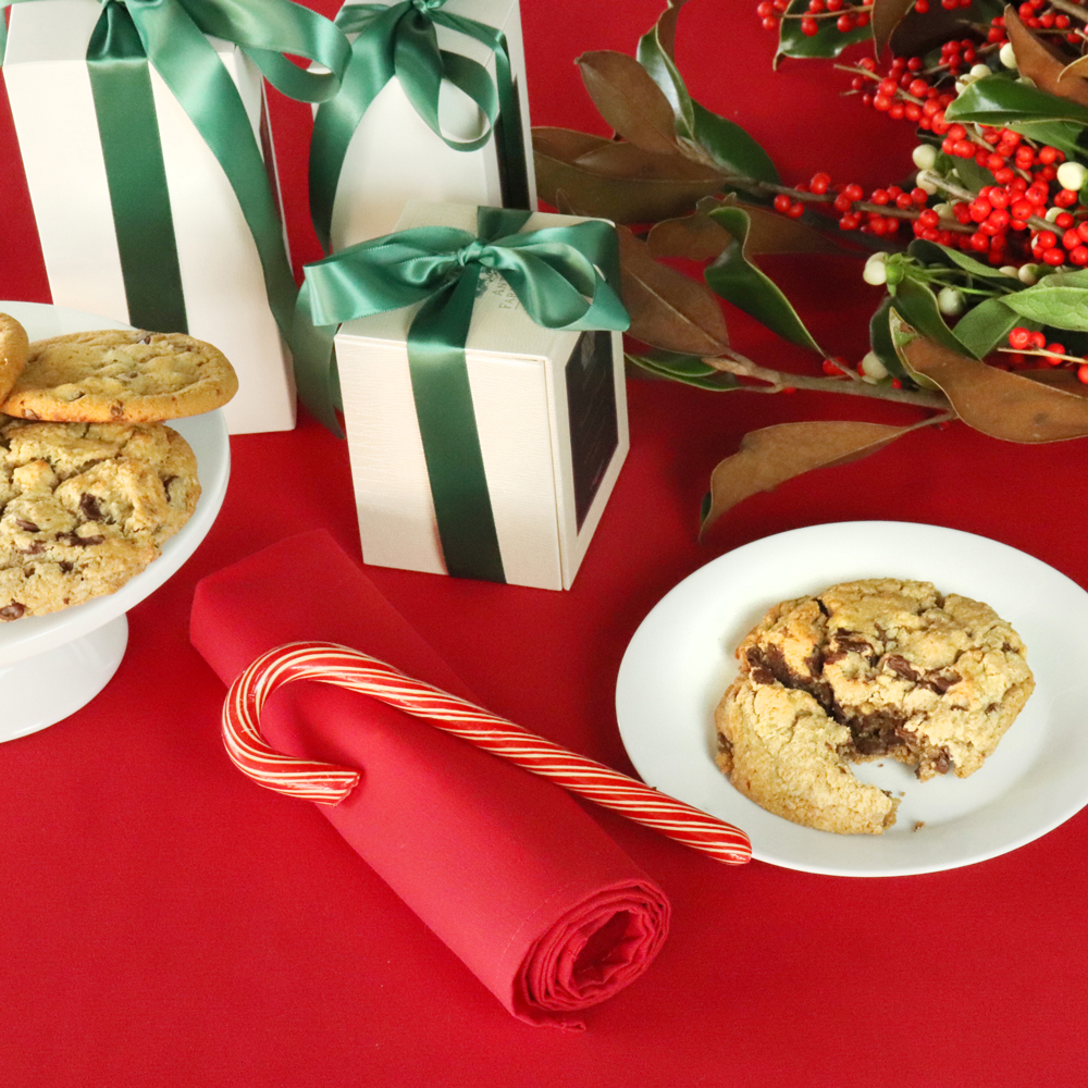 Easy care Christmas tablecloth 