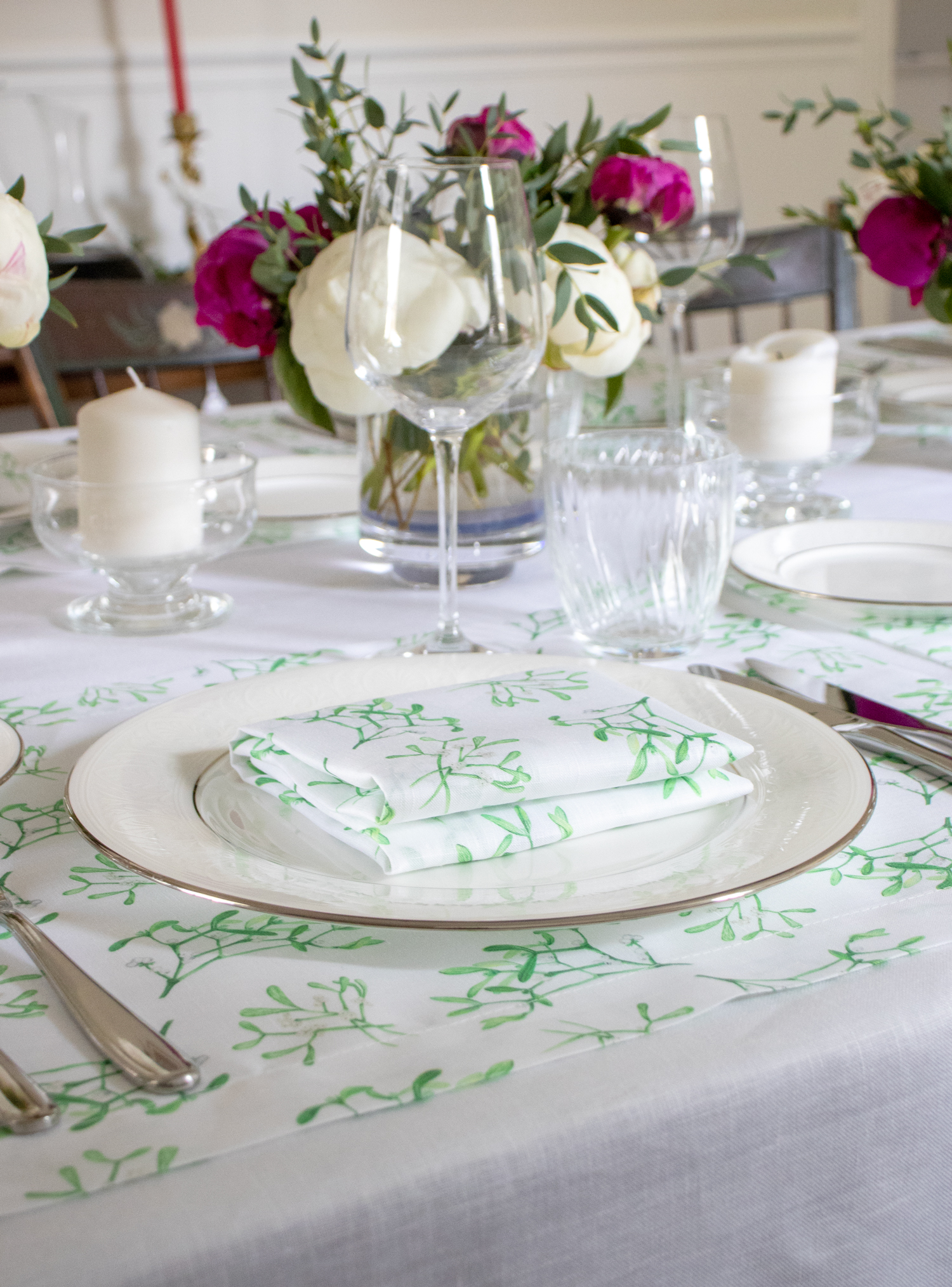 Christmas Placemat Mistletoe Print